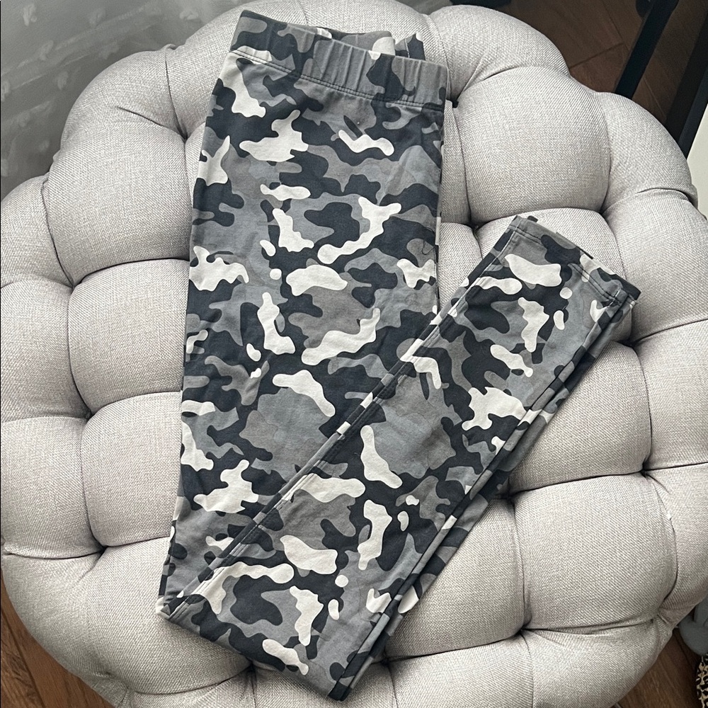 Faded Glory Gray Black Camouflage Leggings XS Camo Stretch Casual